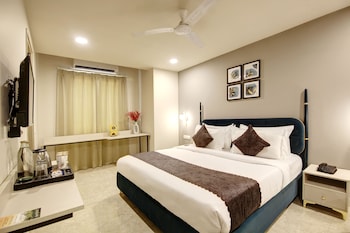 saltstayz select golf course road