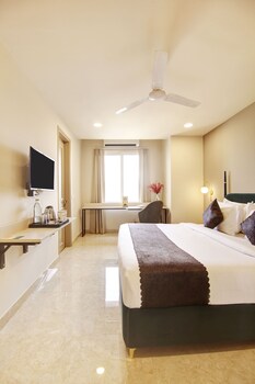 saltstayz select golf course road