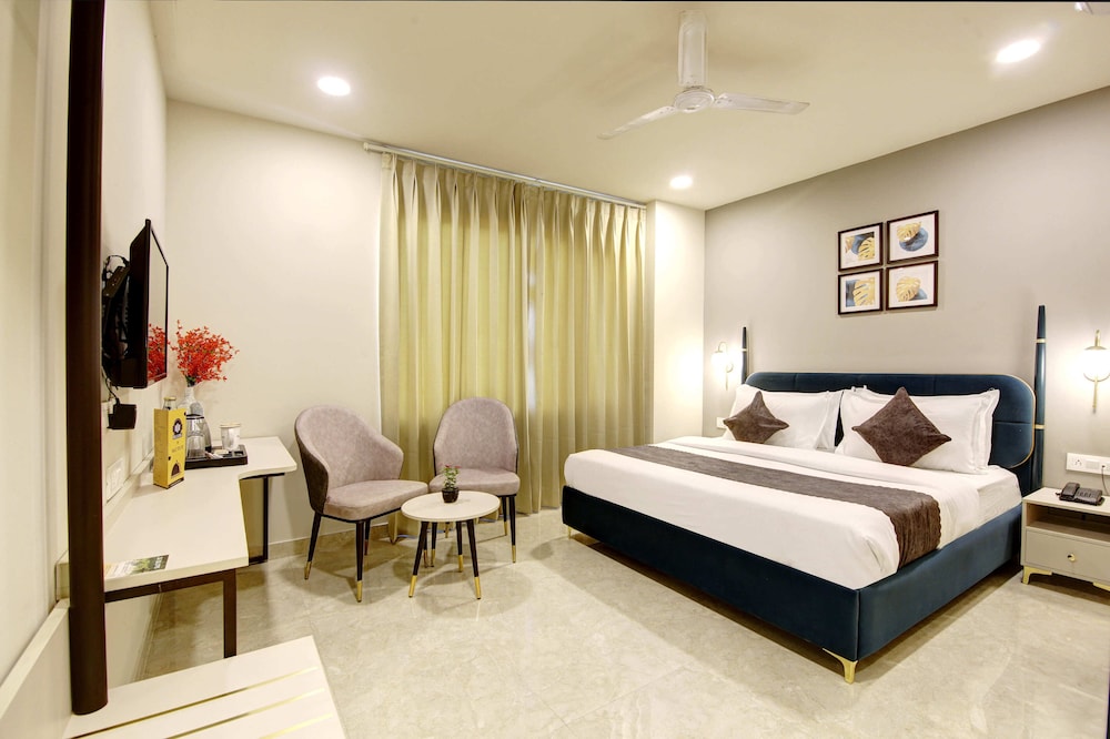 saltstayz select golf course road