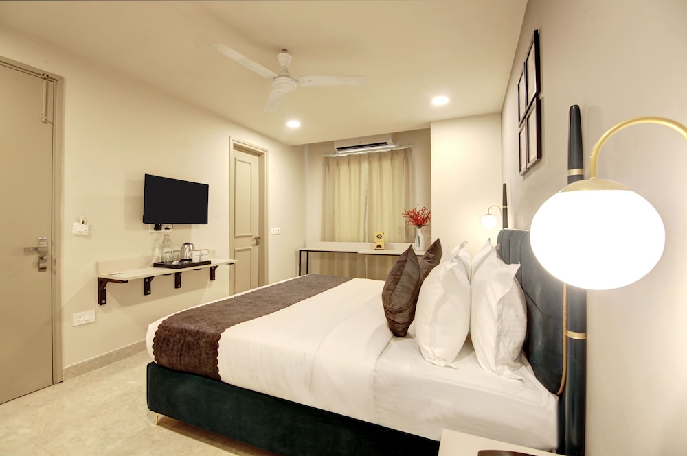 saltstayz select golf course road