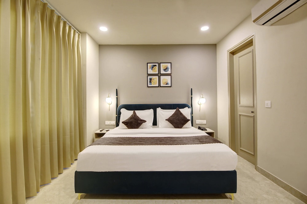 saltstayz select golf course road