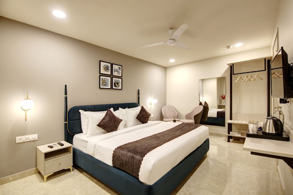 saltstayz select golf course road