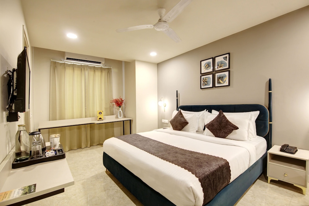 saltstayz select golf course road