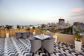 saltstayz select golf course road