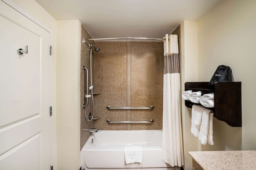 la quinta inn and suites by wyndham memphis wolfchase