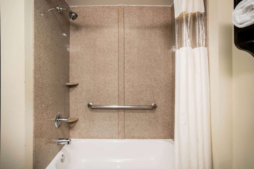 la quinta inn and suites by wyndham memphis wolfchase