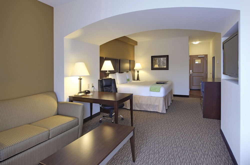 la quinta inn and suites by wyndham memphis wolfchase