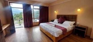 whispering pines lachung