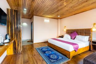 whispering pines lachung