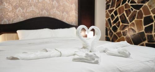 arya suites patong beach