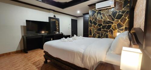 arya suites patong beach