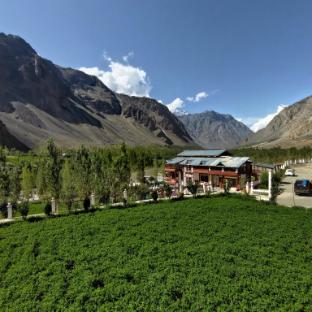 the village resort ashuna