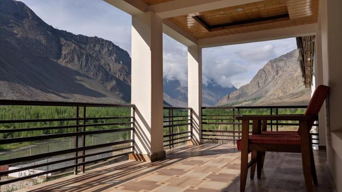 the village resort ashuna