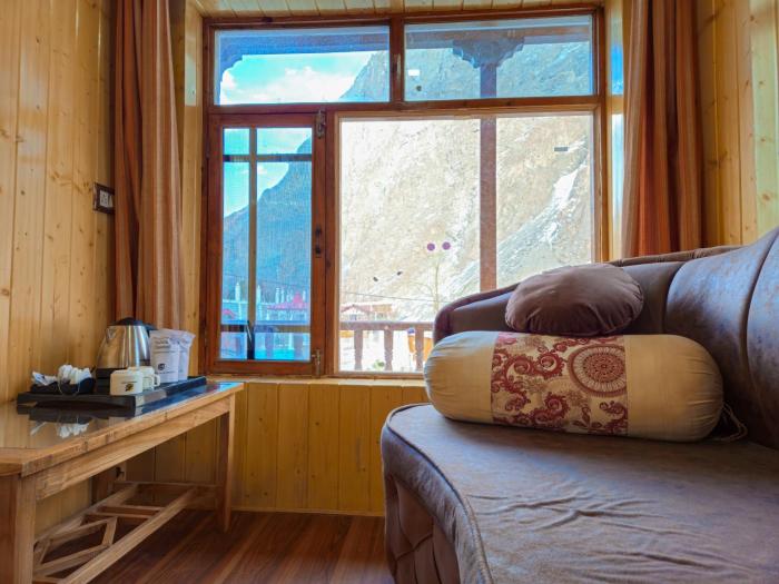 the village resort ashuna