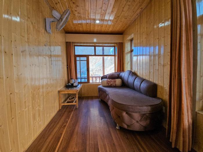 the village resort ashuna