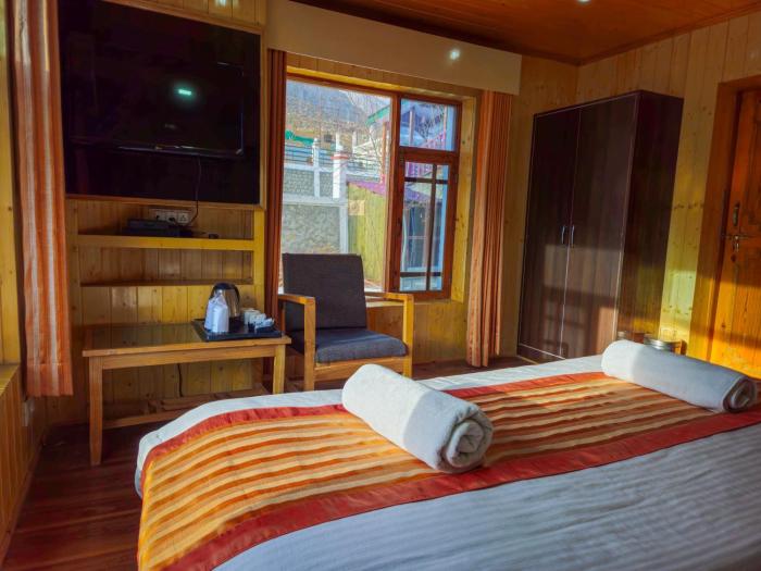 the village resort ashuna