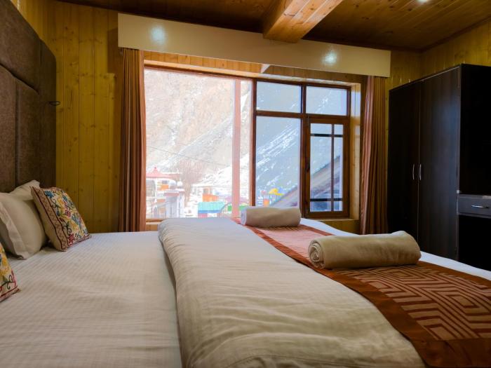 the village resort ashuna