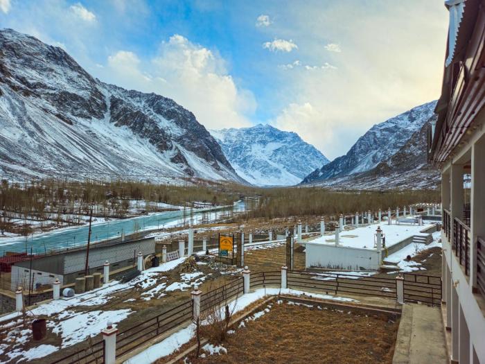 the village resort ashuna