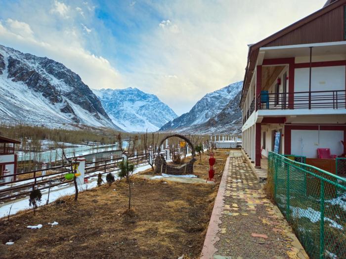 the village resort ashuna