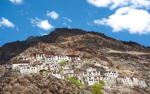 the village resort ashuna