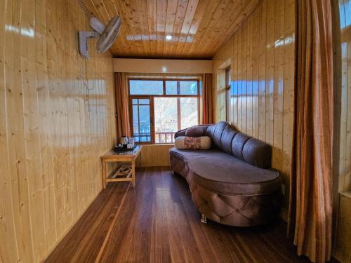 the village resort ashuna