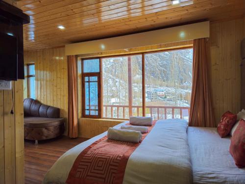 the village resort ashuna