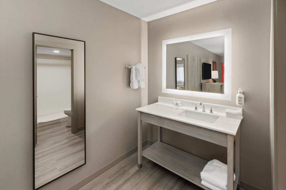 ramada by wyndham kenner new orleans airport south