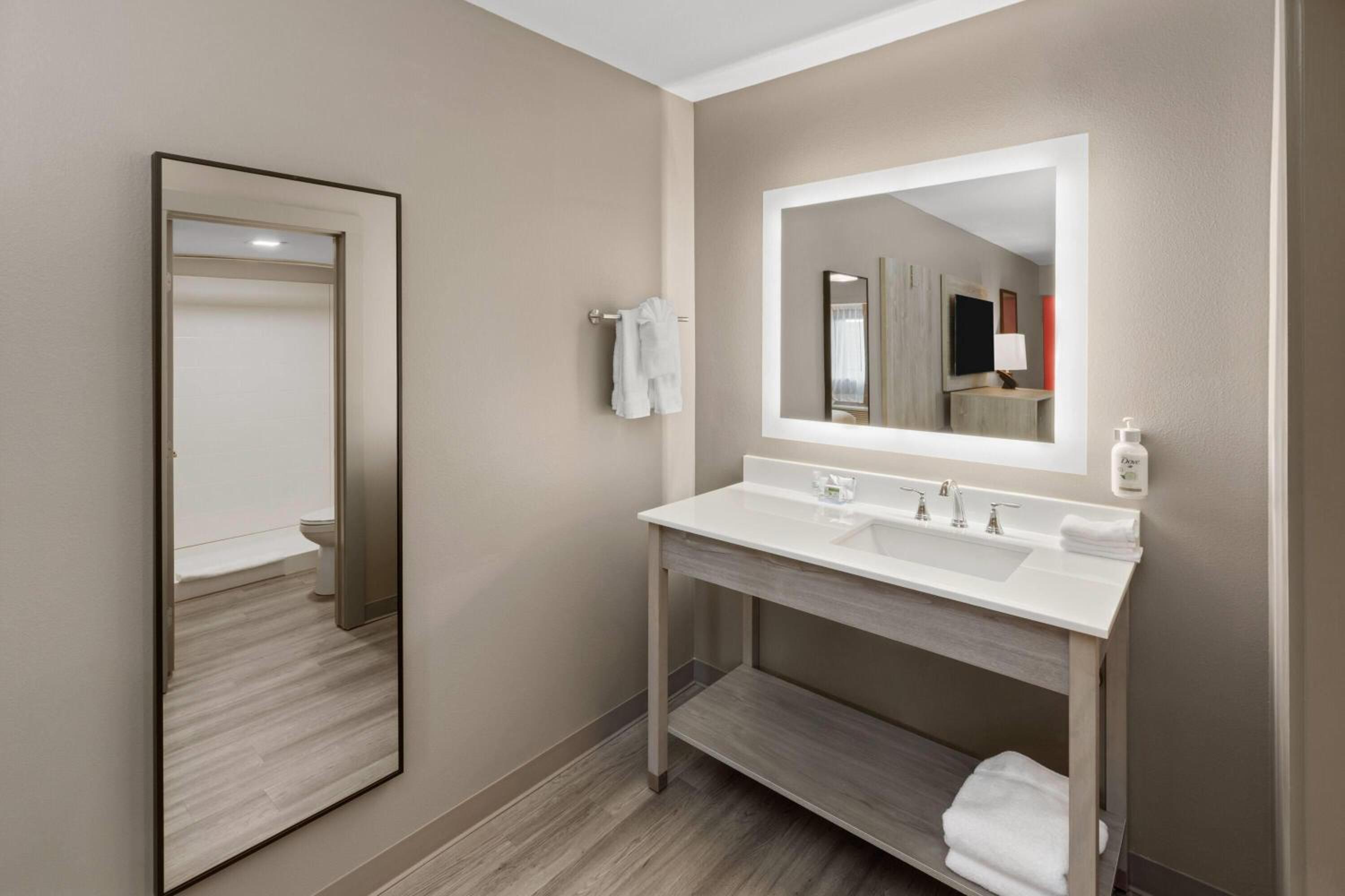 ramada by wyndham kenner new orleans airport south