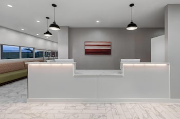 Ramada By Wyndham Kenner/New Orleans Airport South,,2 star