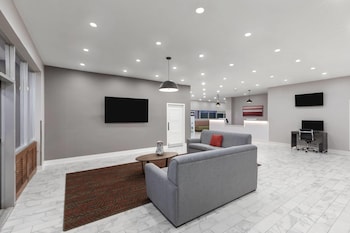 Ramada By Wyndham Kenner/New Orleans Airport South,,2 star