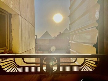 experieance pyramids view