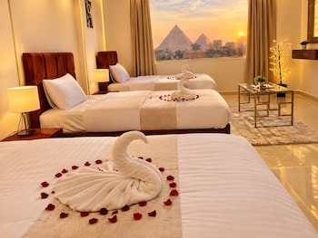 experieance pyramids view