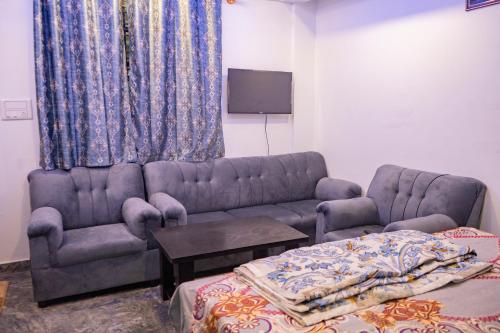 Vj Rooms,,2 star