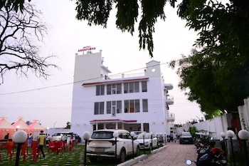 Hotel Annapurna Regency,,3 star