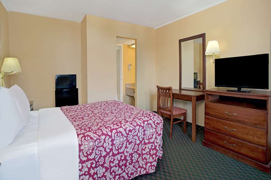 days inn by wyndham alexandria south