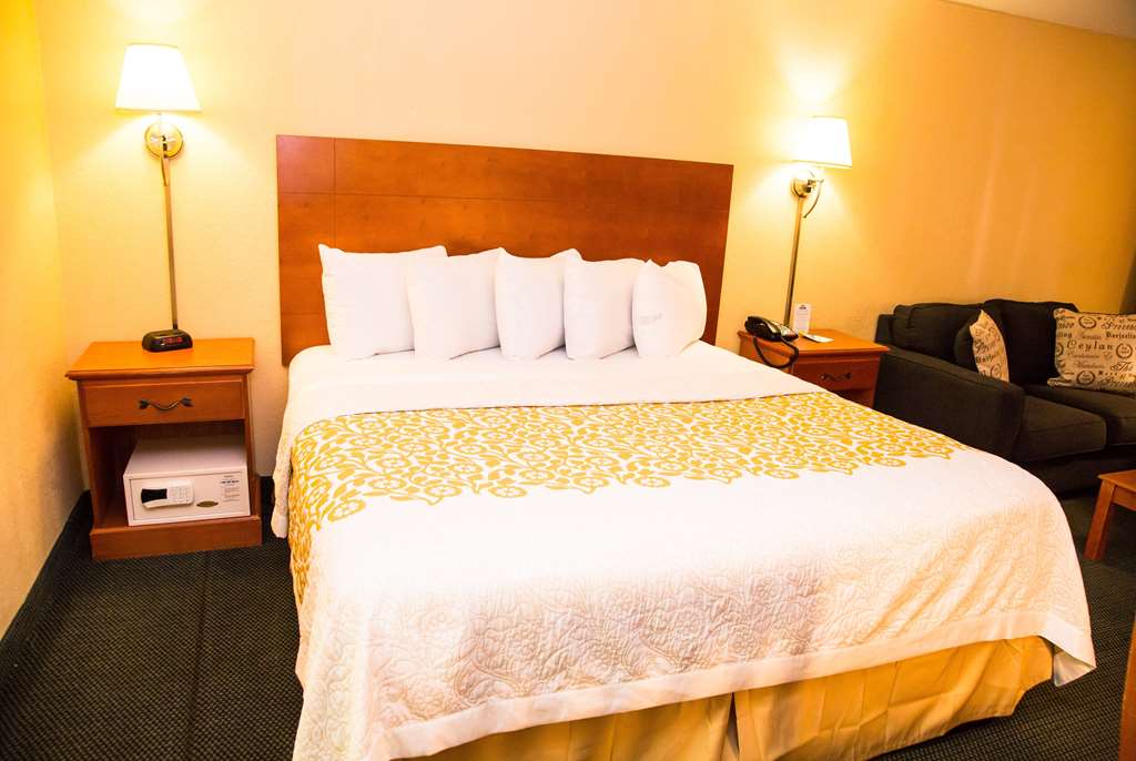 days inn by wyndham alexandria south