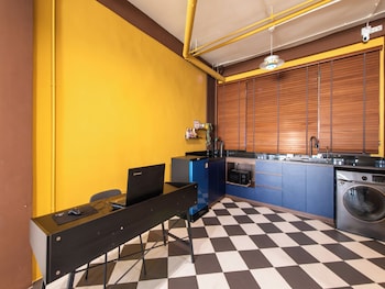 the city yaowarat hostel