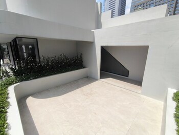 sathorn 111