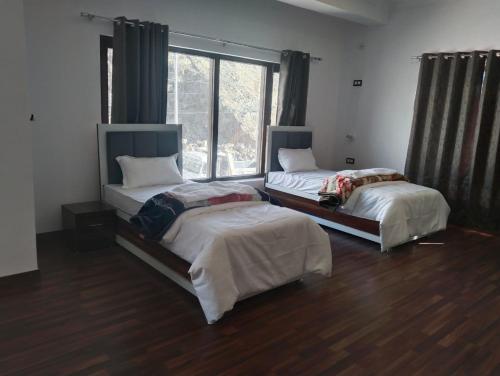 Mount Vista Leh,,3 star