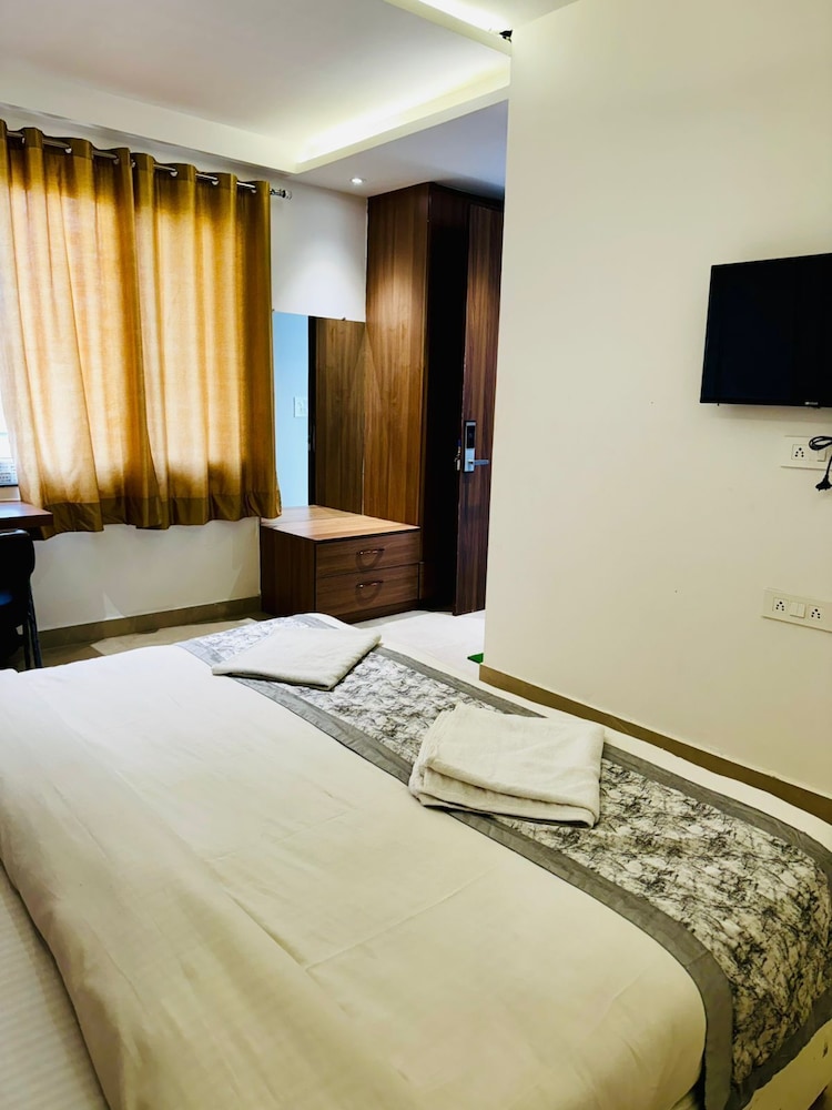 hotel prince inn by dsy hospitality