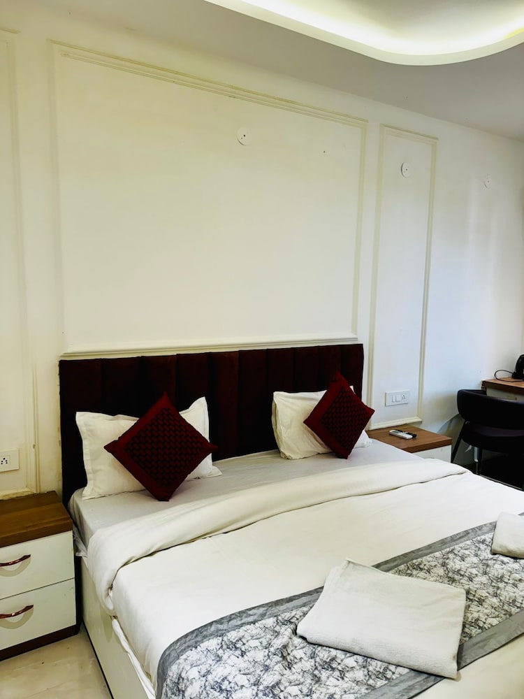 hotel prince inn by dsy hospitality