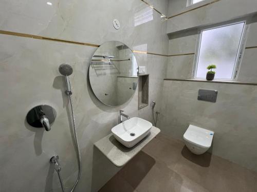 the novel holiday resorts