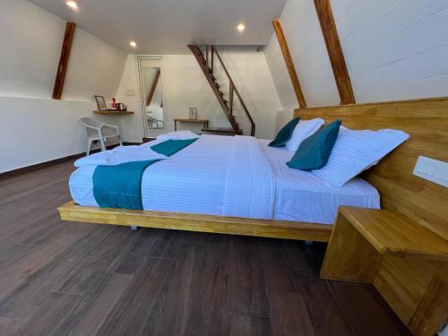 the novel holiday resorts