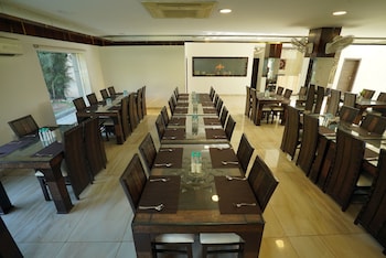 Hotel Varay Express,,2 star