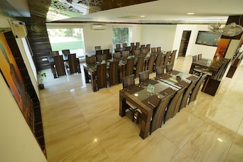 Hotel Varay Express,,2 star