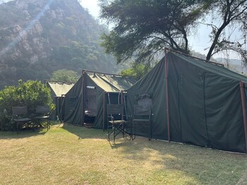 Bara Camp,,2 star
