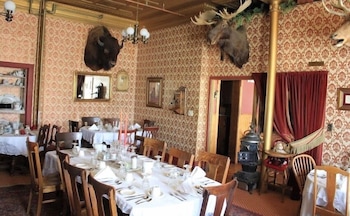 Virginian Hotel,404 Lincoln Hwy,3 star