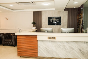 De Royal Hotel,,2 star