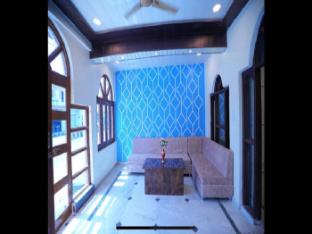 Hotel Poorvi Inn,,3 star