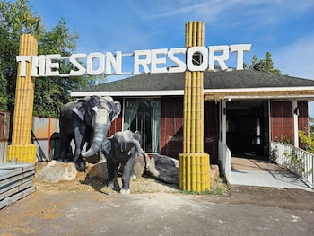 the son resort
